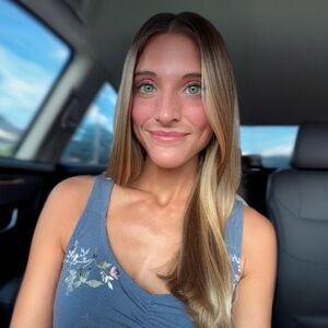 Meet your Posher, Courtney